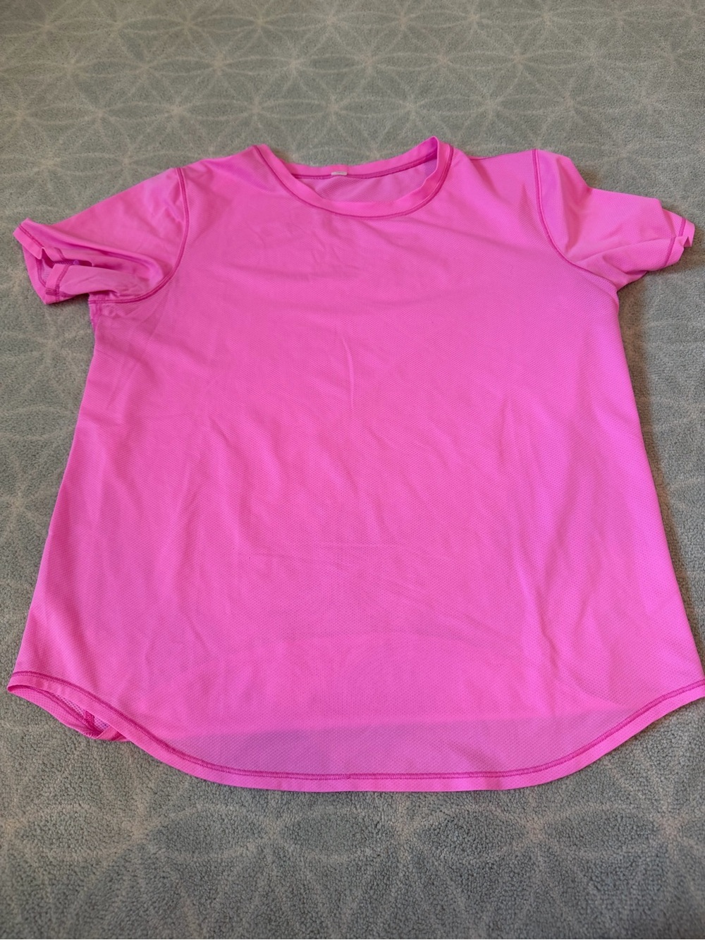 Lululemon women’s short sleeve pink top